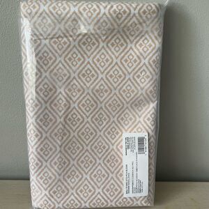 The company Store Standard 20x30 Pillowcase Set, Clemencia Geo Peach Blossom